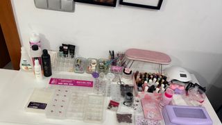 se vende lote para manicurista 