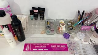 se vende lote para manicurista 
