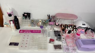 se vende lote para manicurista 