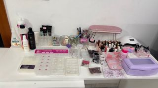 se vende lote para manicurista 