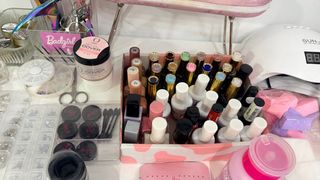 se vende lote para manicurista 