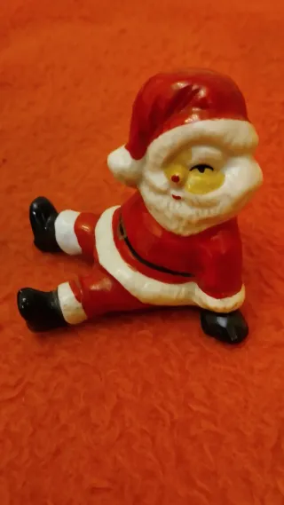 Graciosos Papá Noel de cerámica