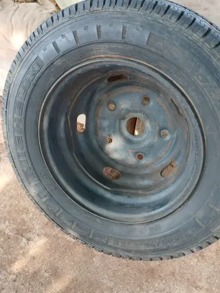 Rueda Michelin 205/75 R16C