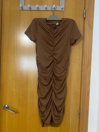 Vestido H&M marrón fruncido