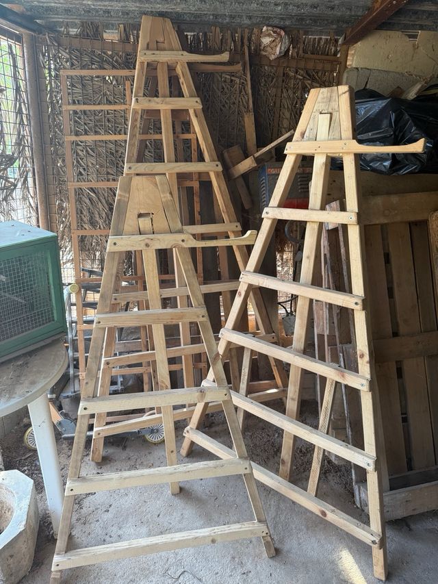 Escaleras payesas de madera hechas a mano