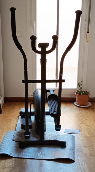 Bicicleta elíptica negra