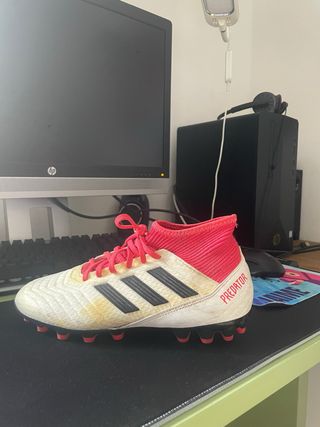 Botas de fútbol Adidas Predator talla 40