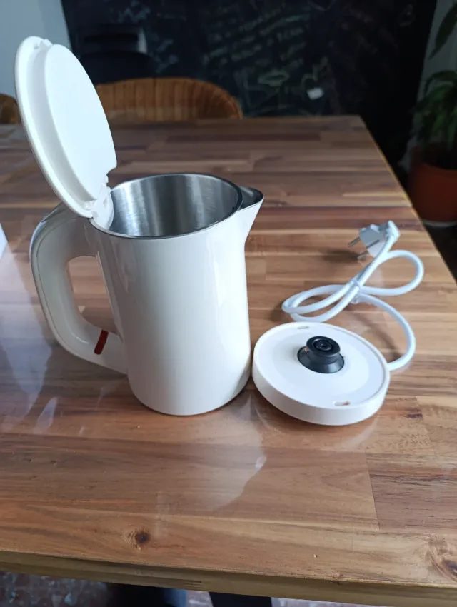 Hervidor de agua Manusec C6EVO_BL 0.6L