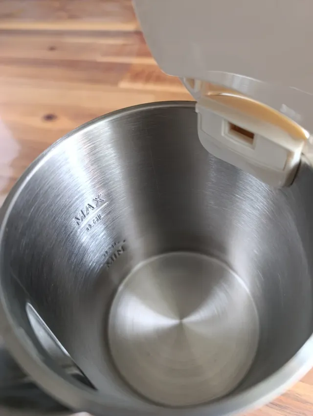 Hervidor de agua Manusec C6EVO_BL 0.6L