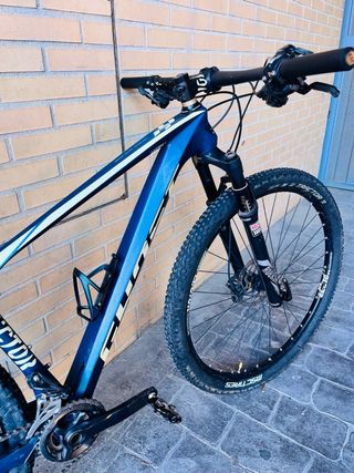 Bicicleta Montaña Ghost Lector de Carbono 29”