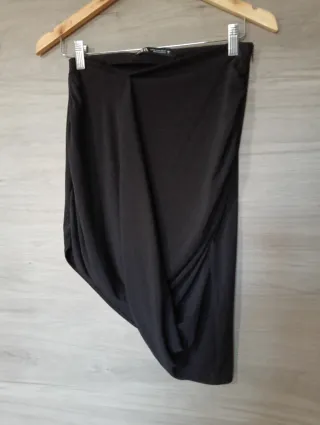 Minifalda Zara negra drapeada