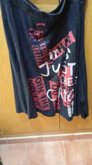 Falda Desigual  Talla XL / 42 / 14