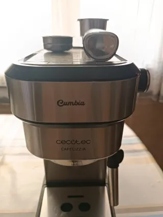Cafetera express Cecotec Cafelizzia Cumbia 790