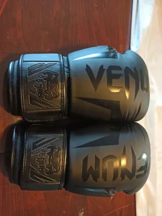 Guantes Boxeo Venum Élite 16 OZ