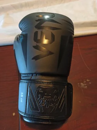 Guantes Boxeo Venum Élite 16 OZ