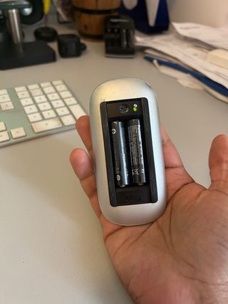 Ratón Apple Magic Mouse Blanco
con 4 pilas eneloop