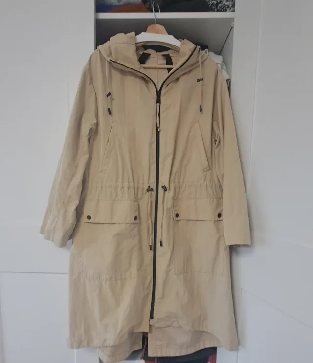 Parka impermeable Zara beige