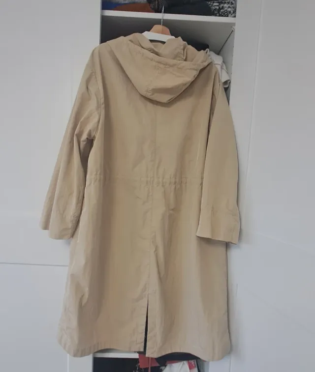 Parka impermeable Zara beige