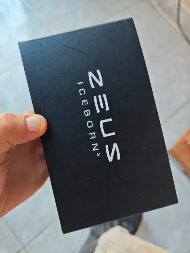 ZEUS ICEBORN 3 Vapor Cooling Device