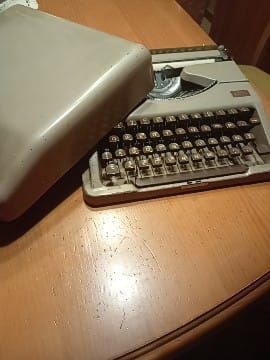 Máquina de escribir Gossen Tippa