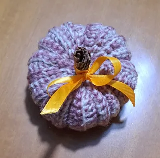 Zucca decorativa fatta all'uncinetto