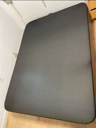 Base tapizada 135x190 cm + 6 patas