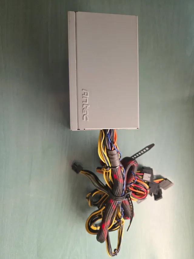 Fuente Alimentación Antec Truepower Trio 650W