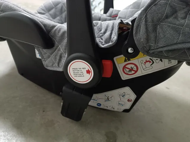 Portabebé gris acolchado