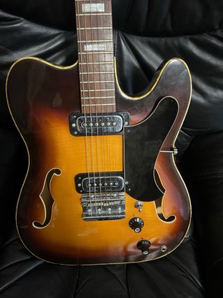 Guitarra Eléctrica Hoyer años 60.