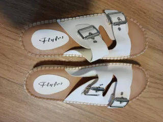 Sandalias Flyfor Beige y Blanco