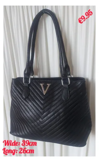 Bolso negro con logo V