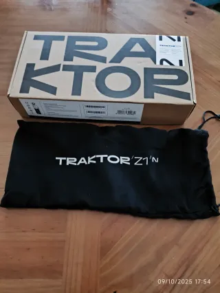 Controlador DJ Traktor Z1 Mk2