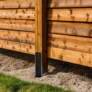 Supporto Palo U Fissaggio Pali Legno Staffa HB008