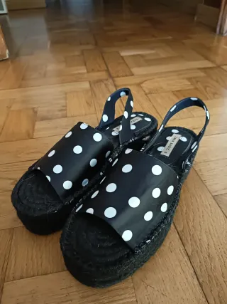 Sandalias Zara Negro Lunares Blancos