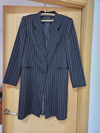 Chaqueta de traje negra con rayas