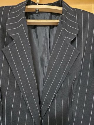 Chaqueta de traje negra con rayas