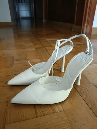 Zapatos de tacón Zara blancos talla 37