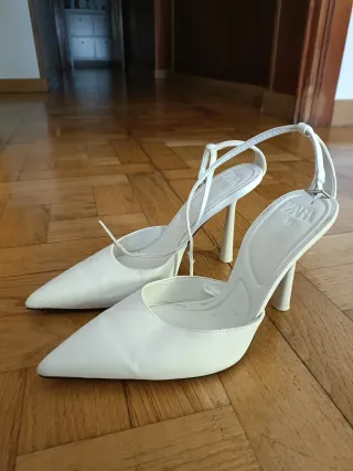Zapatos de tacón Zara blancos talla 37