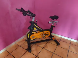 Bicicleta Spinning Naranja y Negra como nueva 