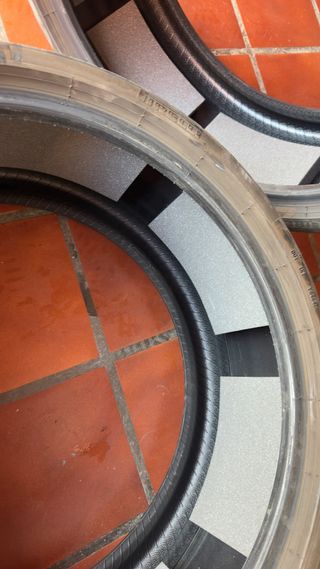 neumáticos pirelli nuevos delantero y trasero 
