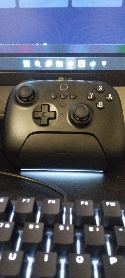 Controlador de Efeito Hall Bluetooth Ultimate 8BitDo