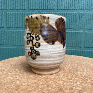 Taza de cerámica artesanal