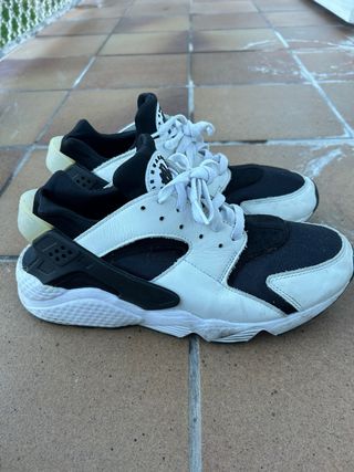 Zapatillas Huarache Blancas y Negras