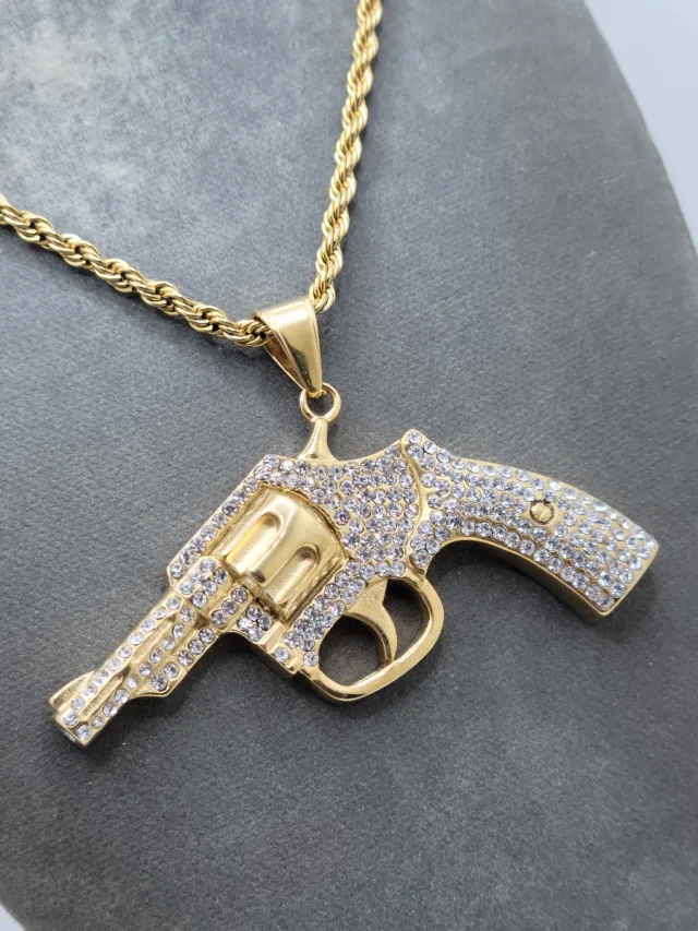 Colgante de revolver con circonitas