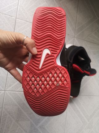 Zapatillas Baloncesto Nike Negras Rojas