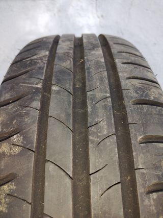 Llanta Michelin Energy Saver 195/65R15 91V .