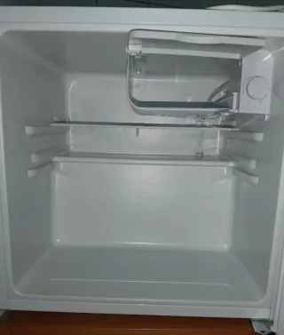 Nevera Cecotec Pequeña 47x47 cm