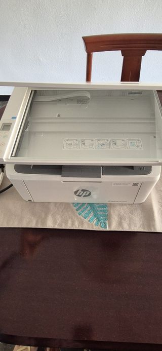 Impresora HP LaserJet M140we Multifunción