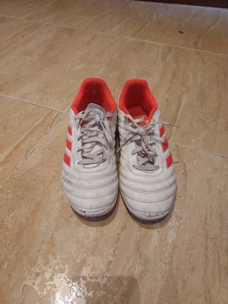 Zapatillas Adidas Fútbol Sala Talla 41.Negociable.