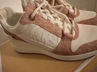 Zapatillas Michael Kors blancas y rosas